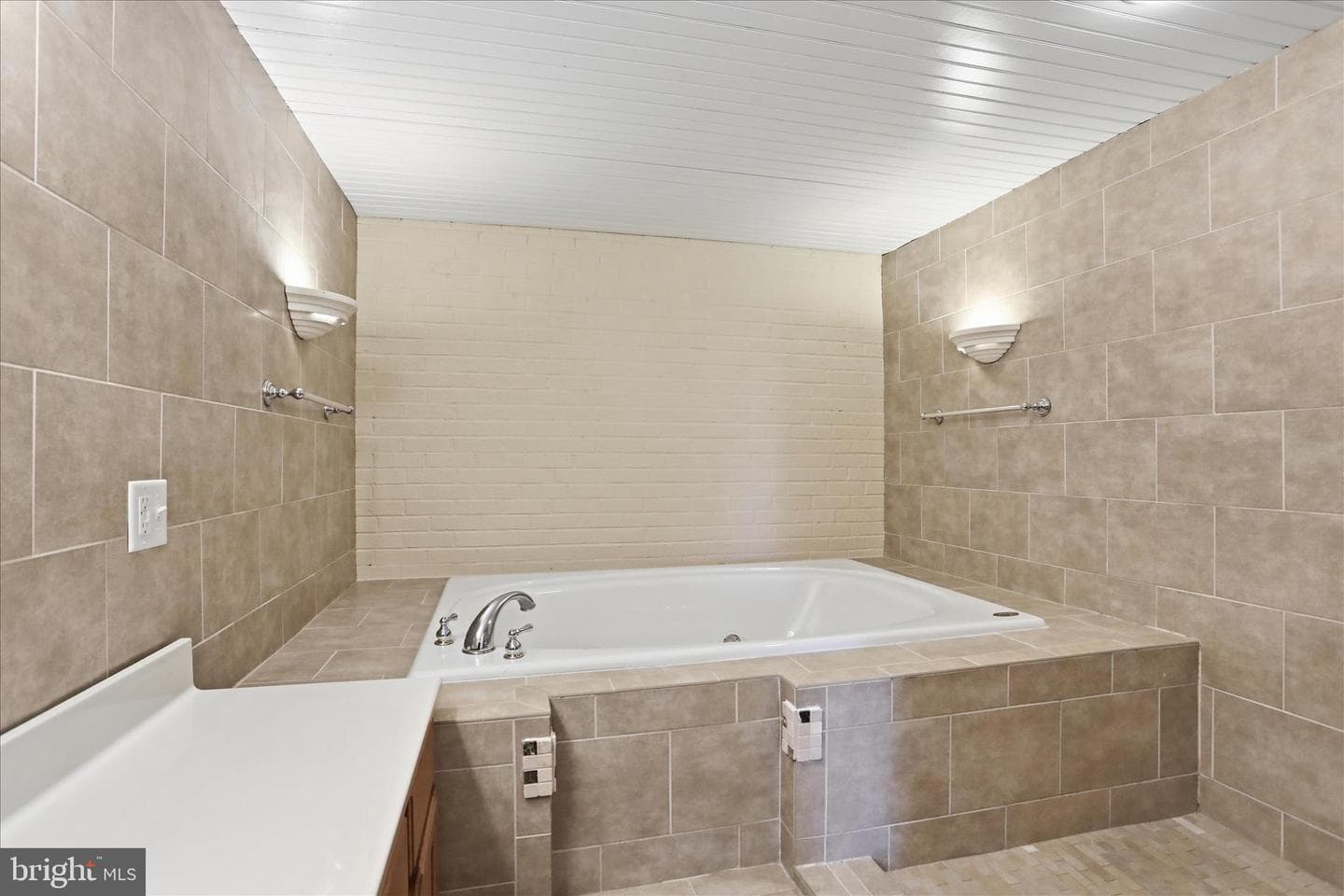 297 Euclid Avenue photo 43