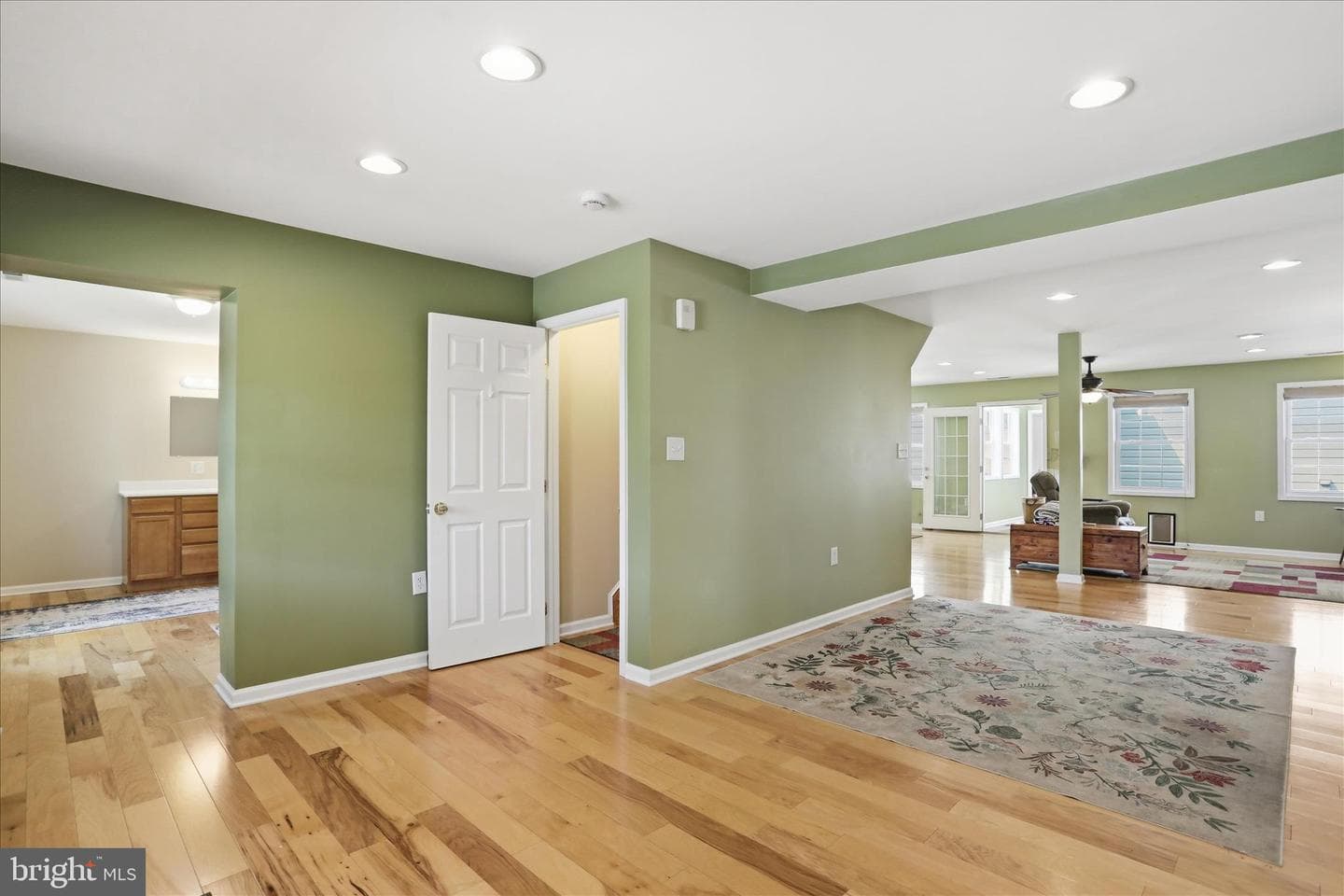 297 Euclid Avenue photo 5