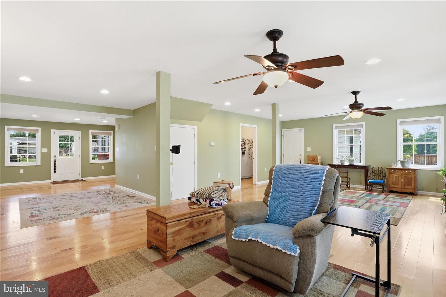 297 Euclid Avenue photo 9