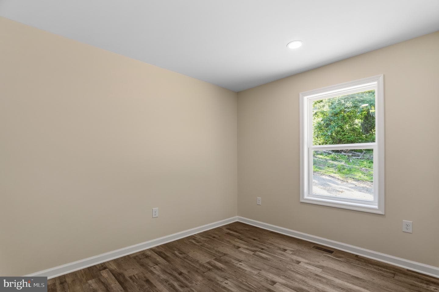292 Dawn Lane photo 13