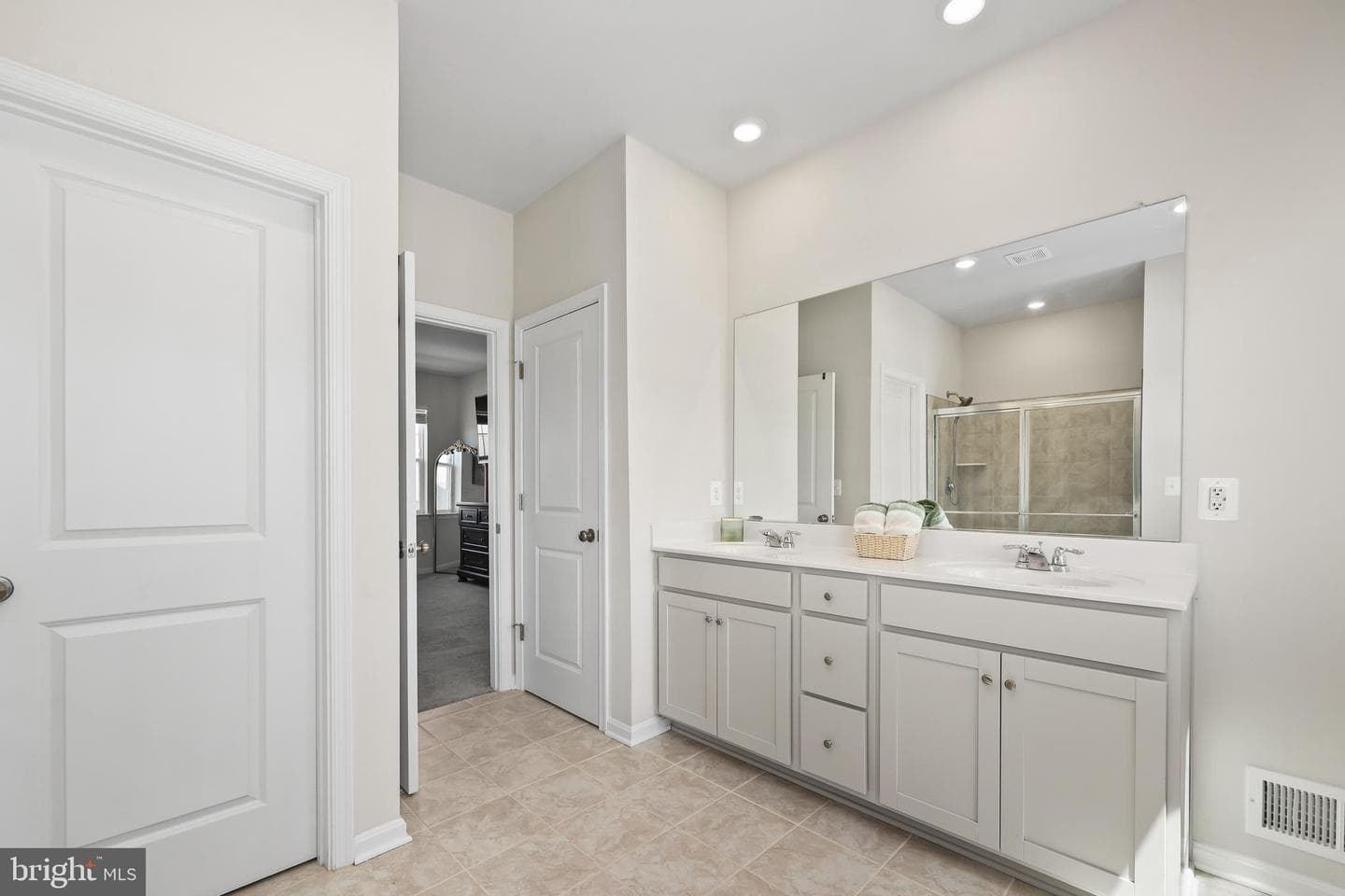 38 Feldberg Drive photo 15