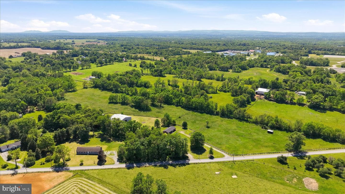 1381 Leetown Road photo 81