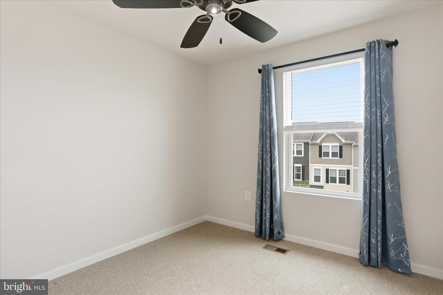 31 Capitol Mews photo 17