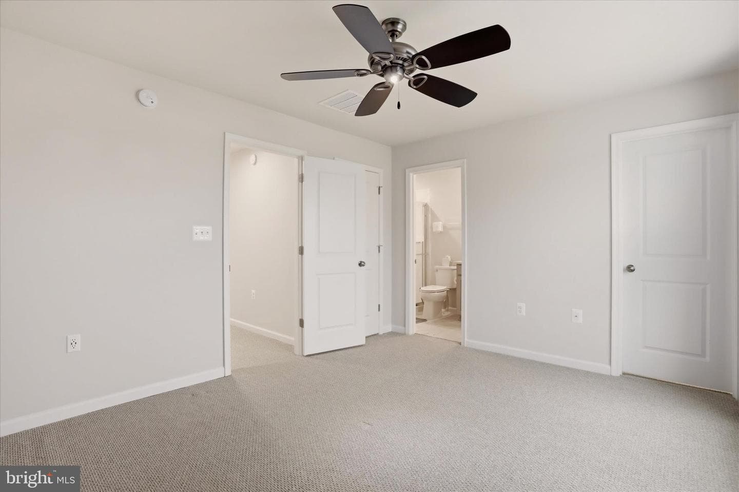 31 Capitol Mews photo 24