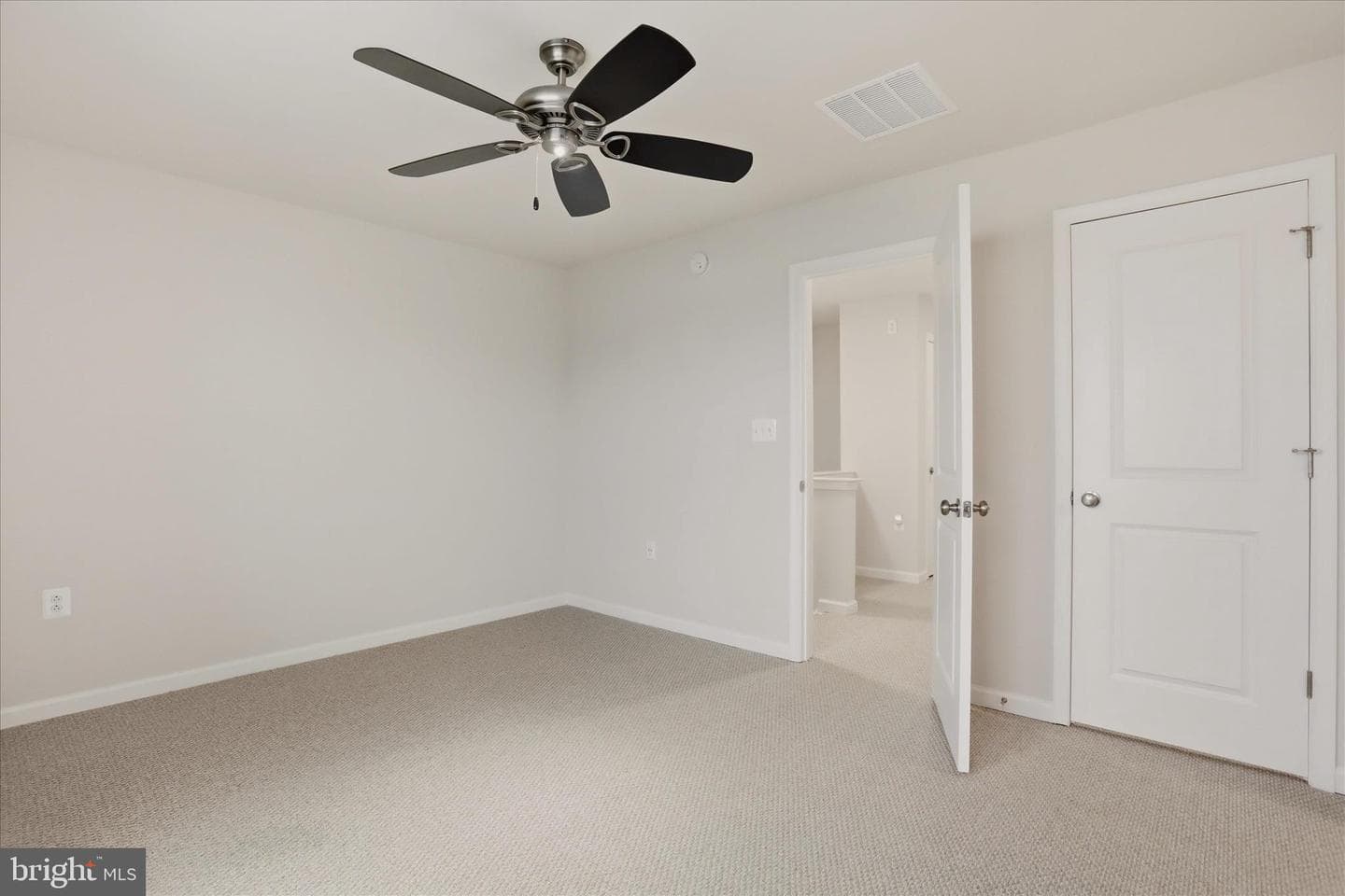 31 Capitol Mews photo 25