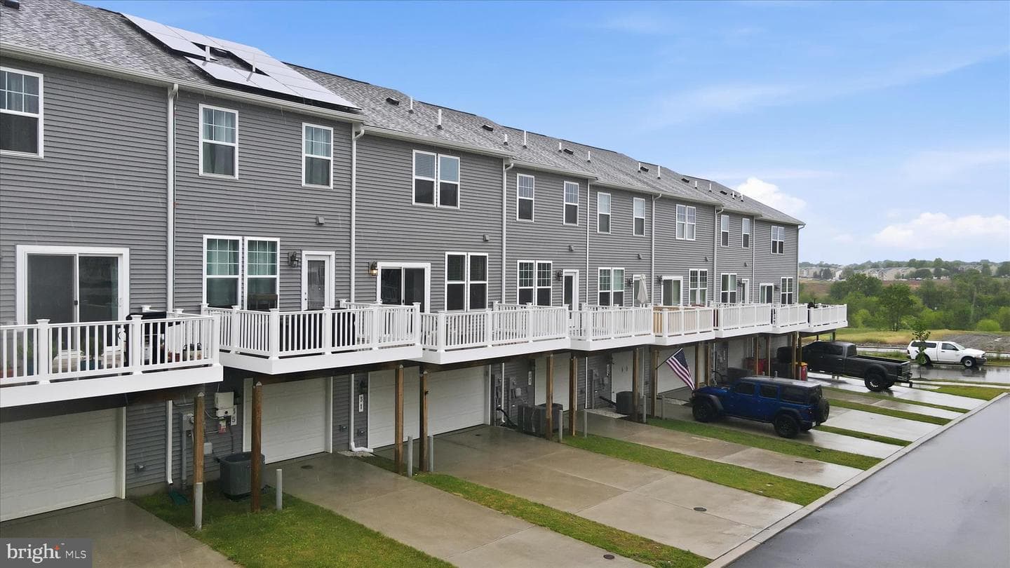 31 Capitol Mews photo 32