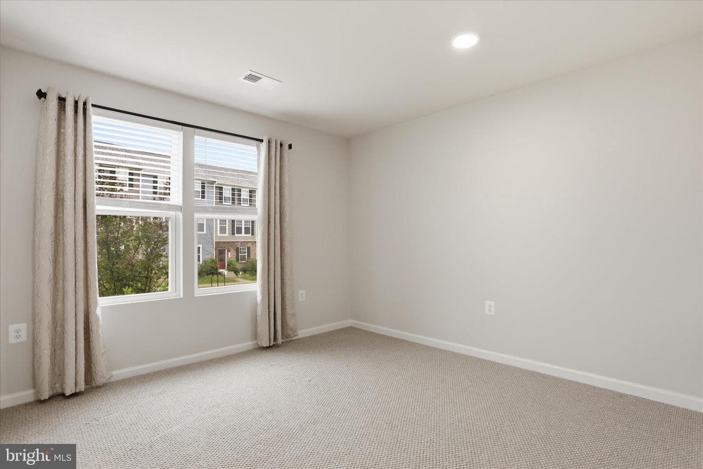 31 Capitol Mews photo 5