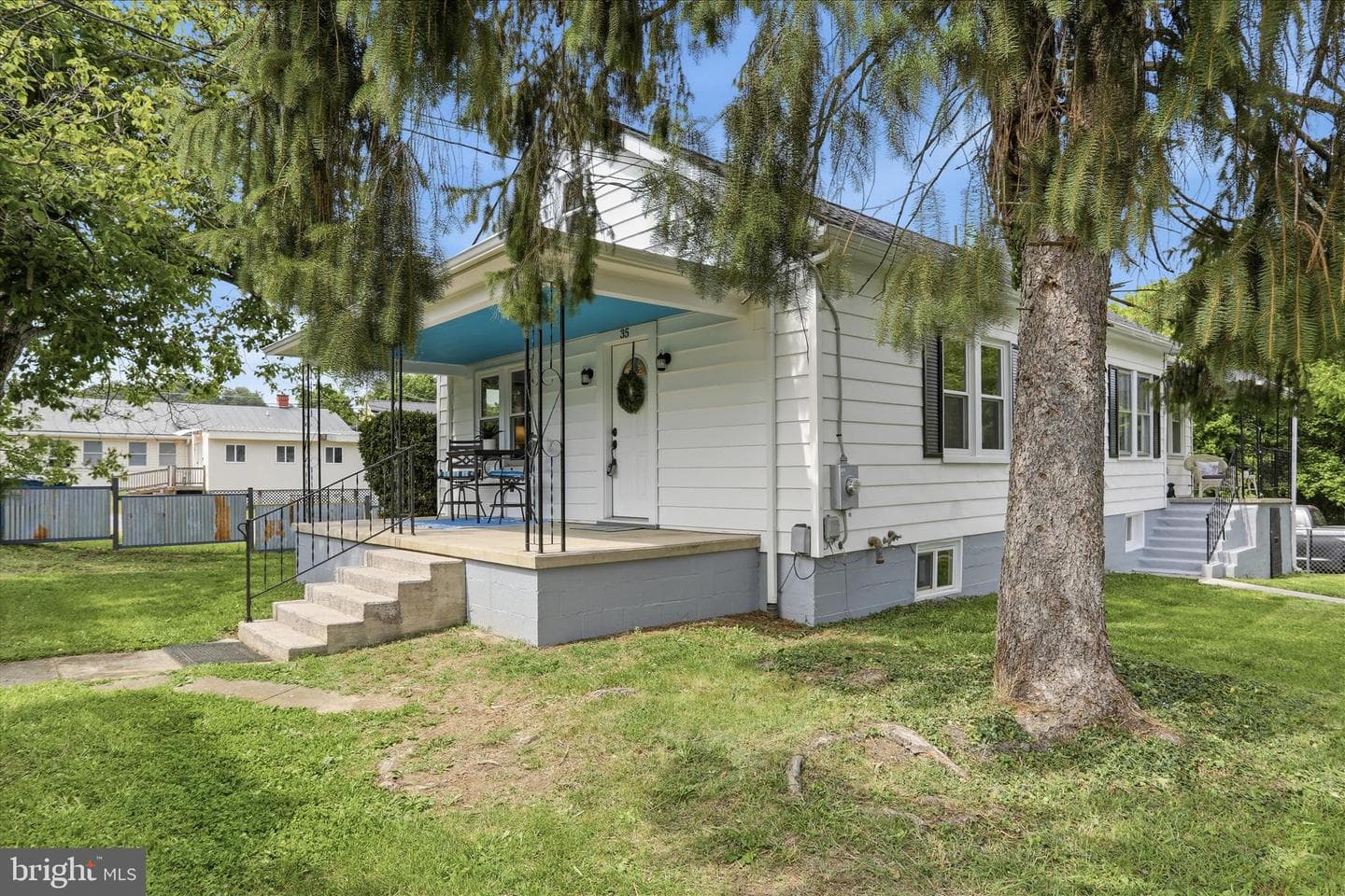 35 Paul Courtney Dr photo 2