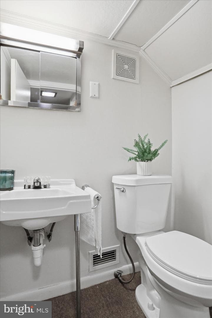 35 Paul Courtney Dr photo 29