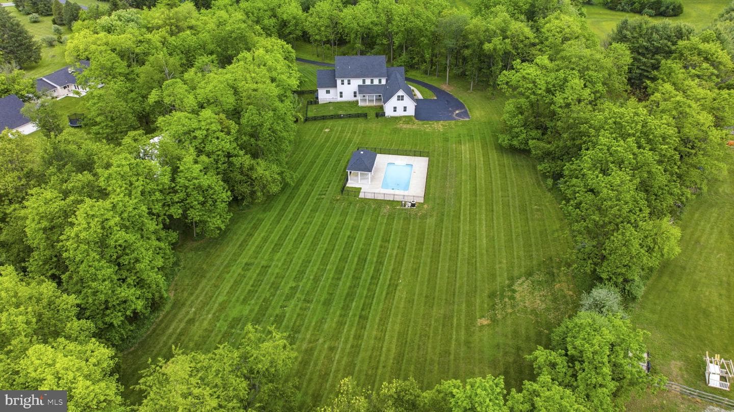 12860 Leetown Road photo 125