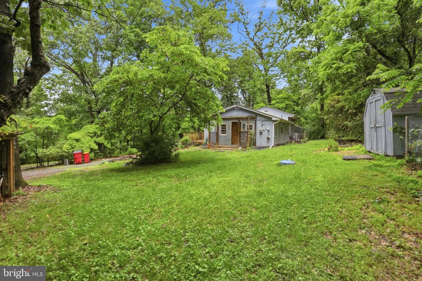 105 Rollison Road photo 1