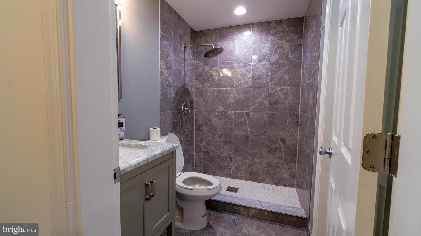 308 Braddock Street photo 35