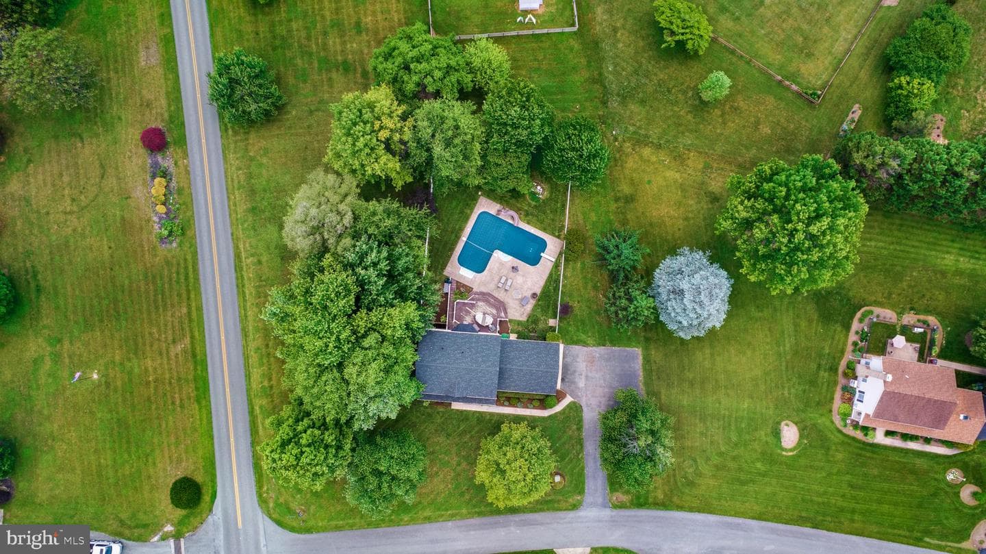 494 Pleasant Valley Drive photo 46
