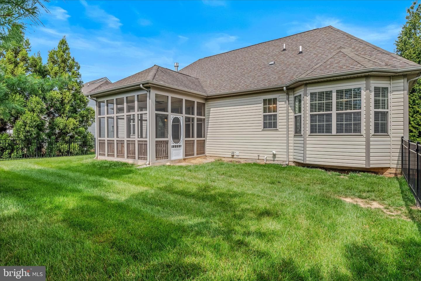 220 Lewis Washington Drive photo 38