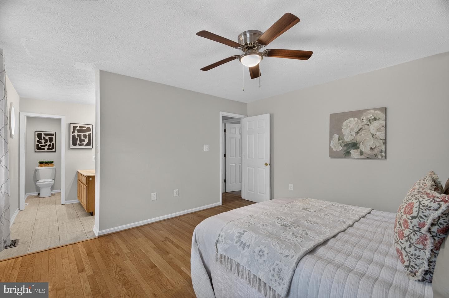 885 Wild Rose Lane photo 14