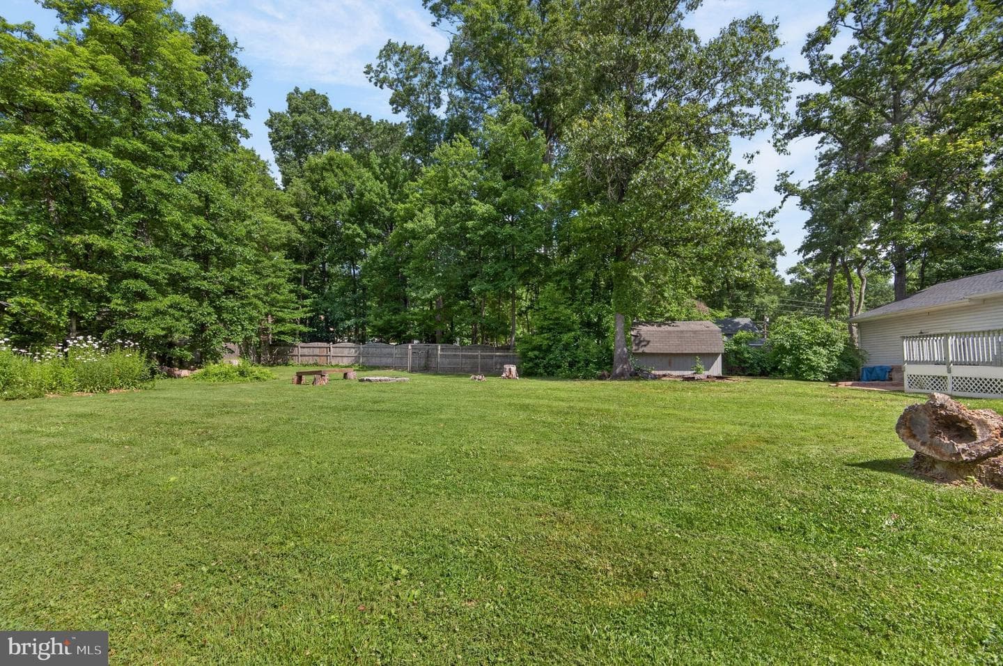 885 Wild Rose Lane photo 32