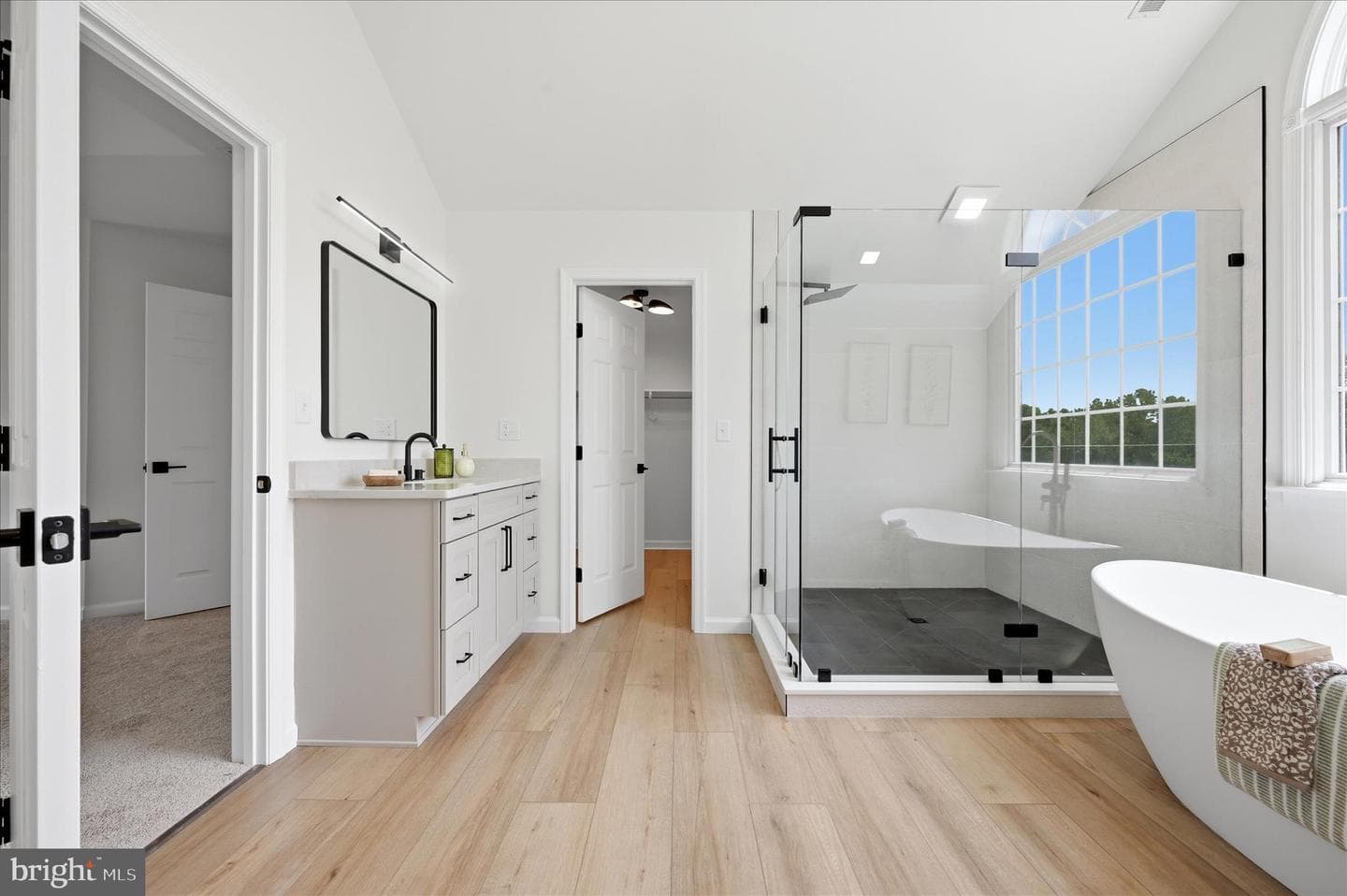 86 Eastland Drive photo 44