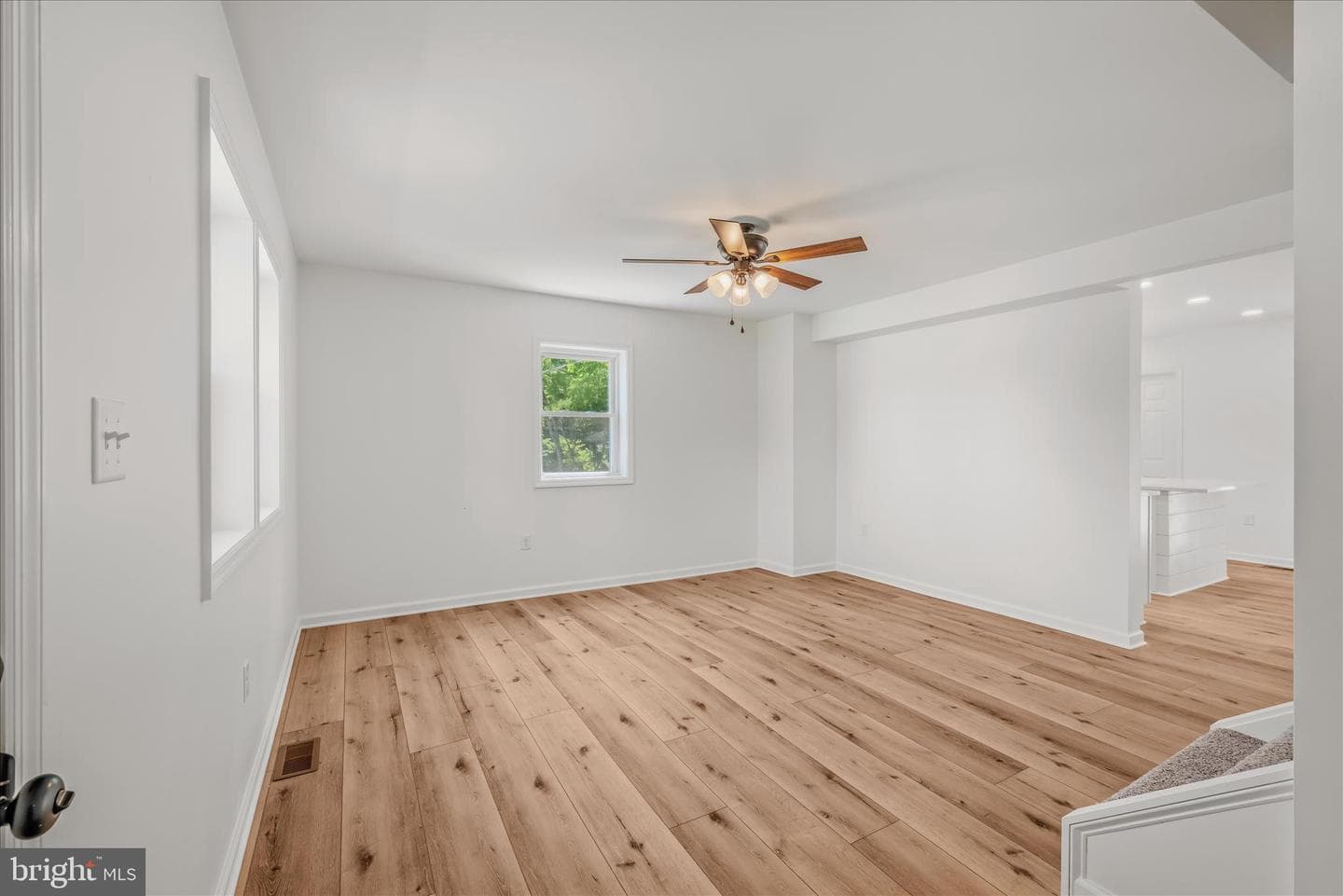 637 Persimmon Lane photo 9