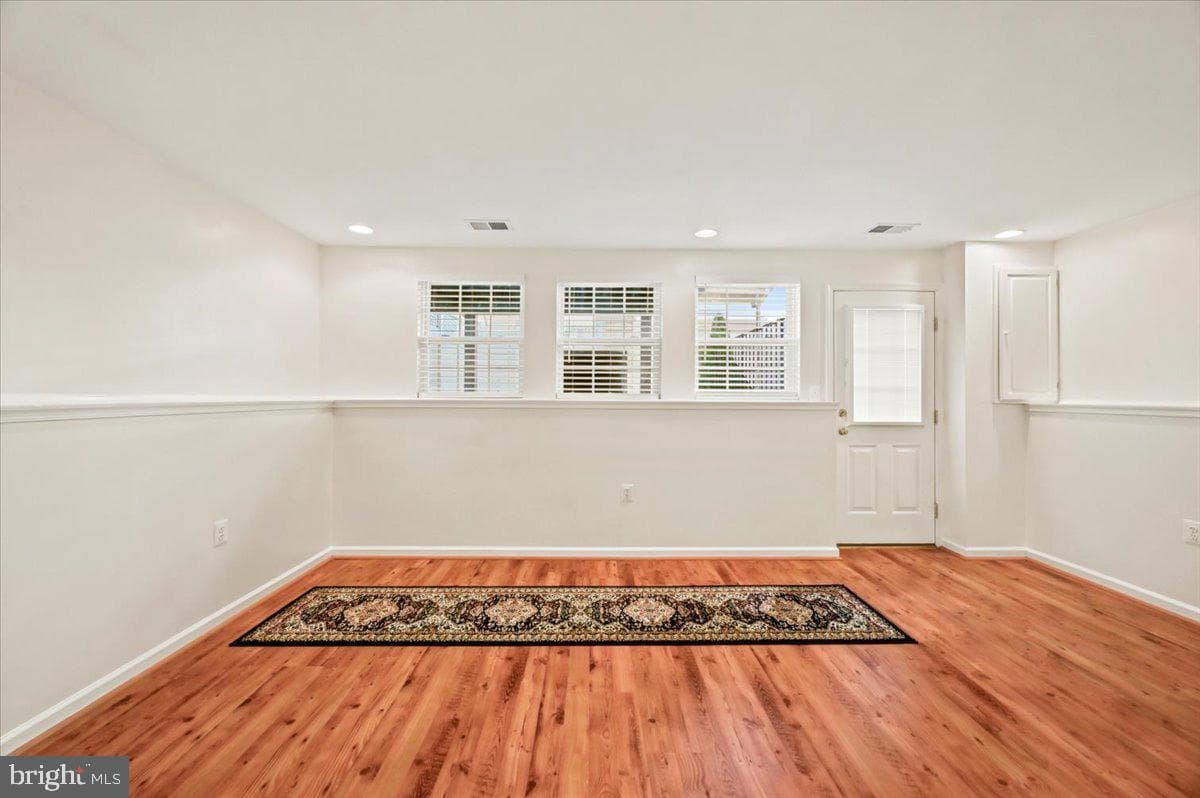 18 Davis Street photo 11