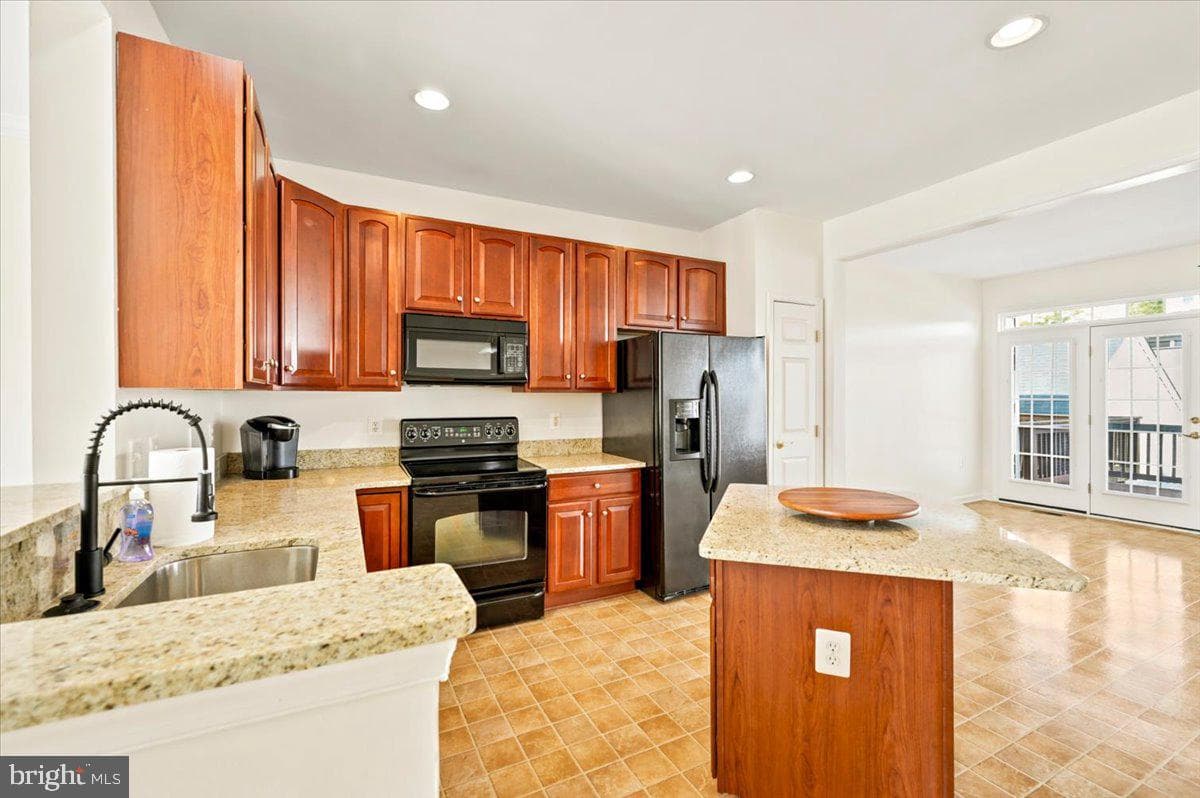 18 Davis Street photo 16