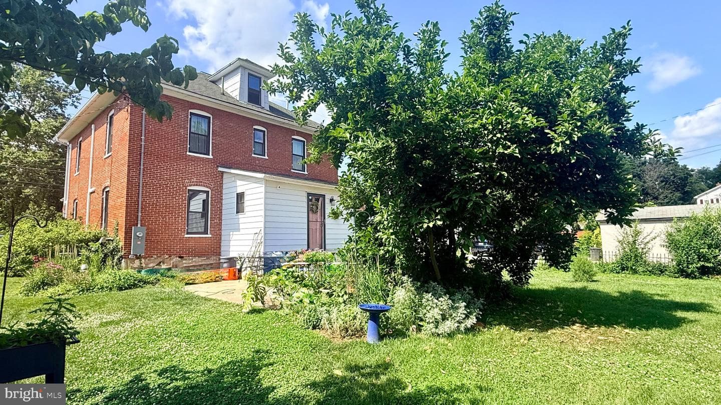 333 E 1st Avenue photo 5