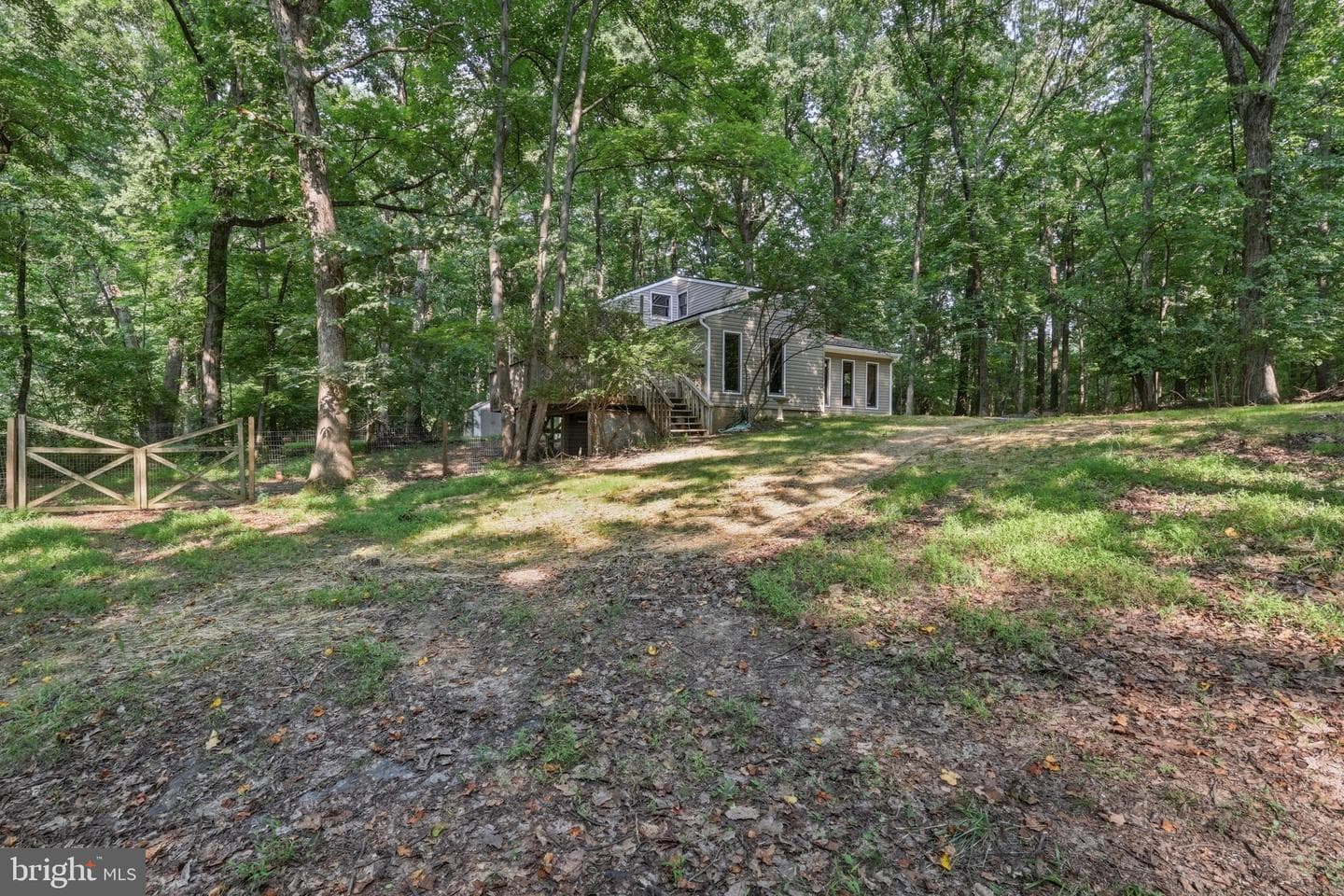 656 Kelly Drive photo 4