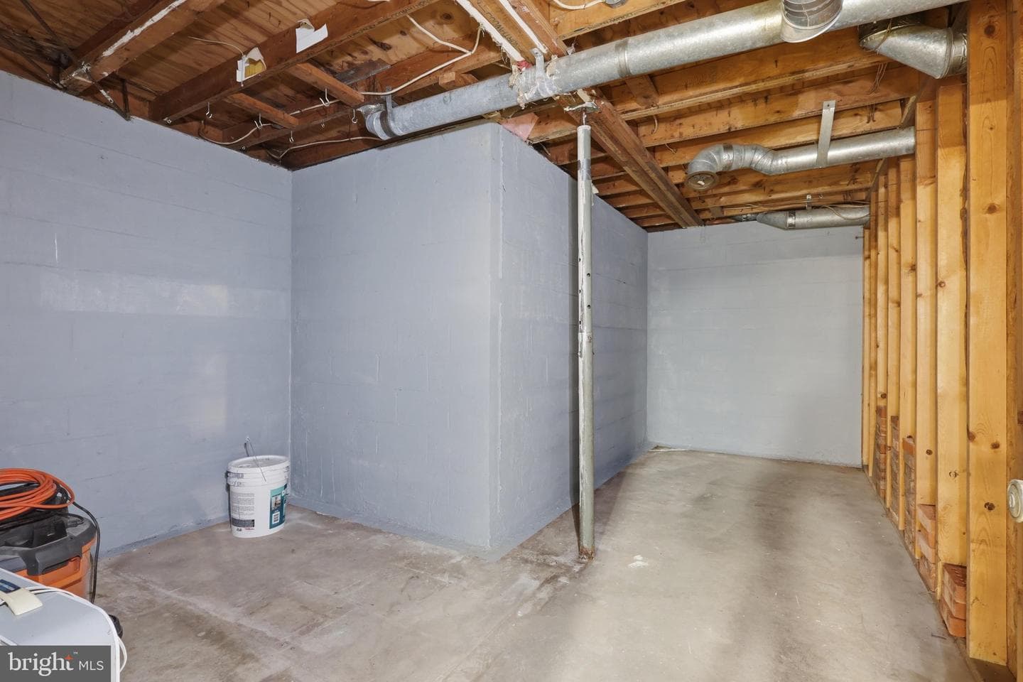 656 Kelly Drive photo 47