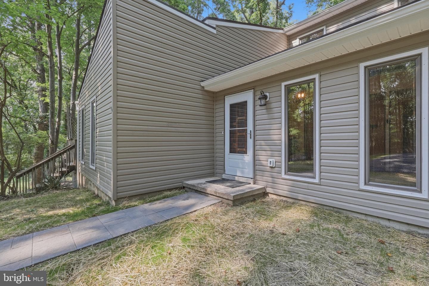 656 Kelly Drive photo 7