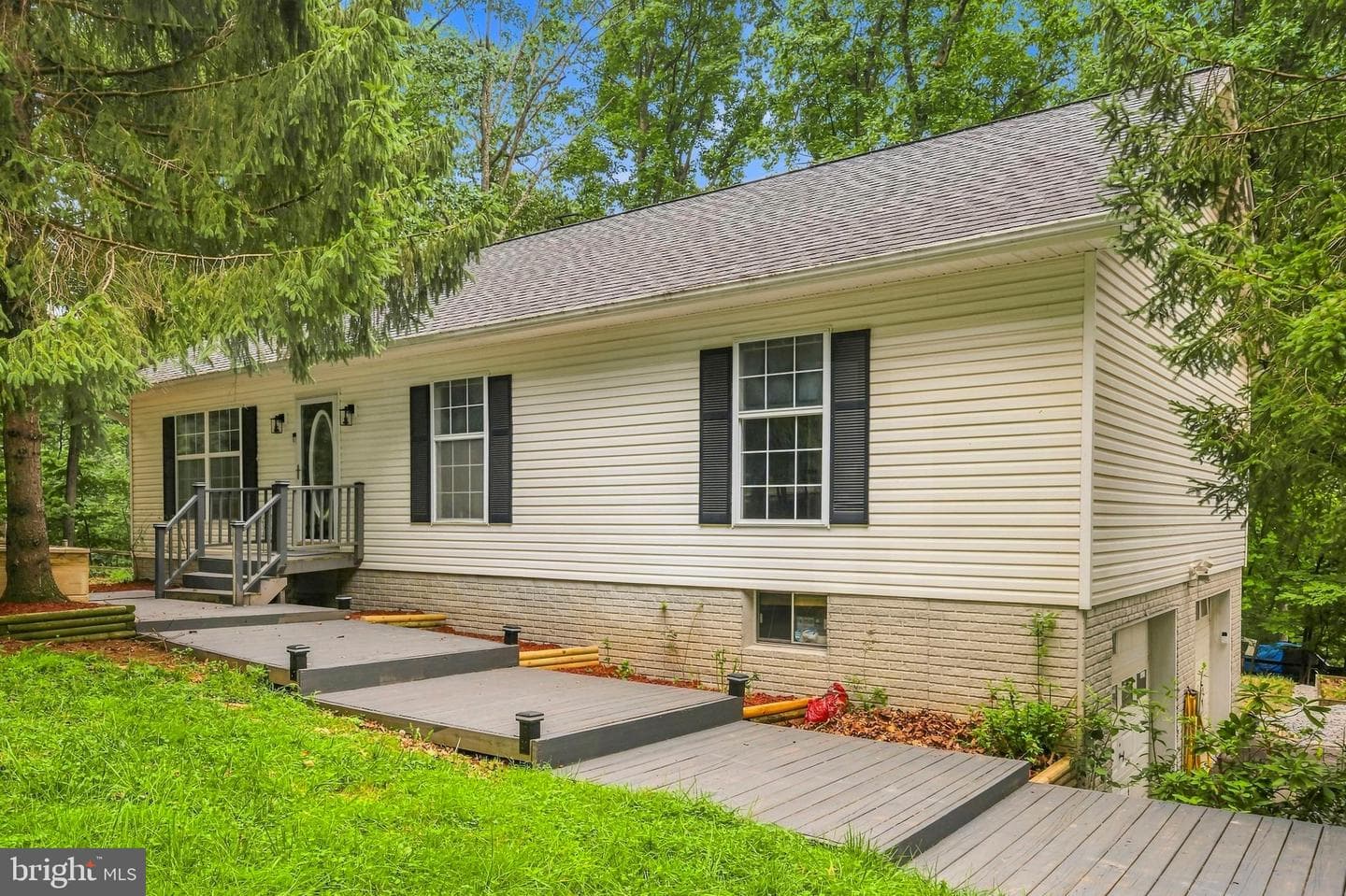247 Maple Ridge Lane photo 1