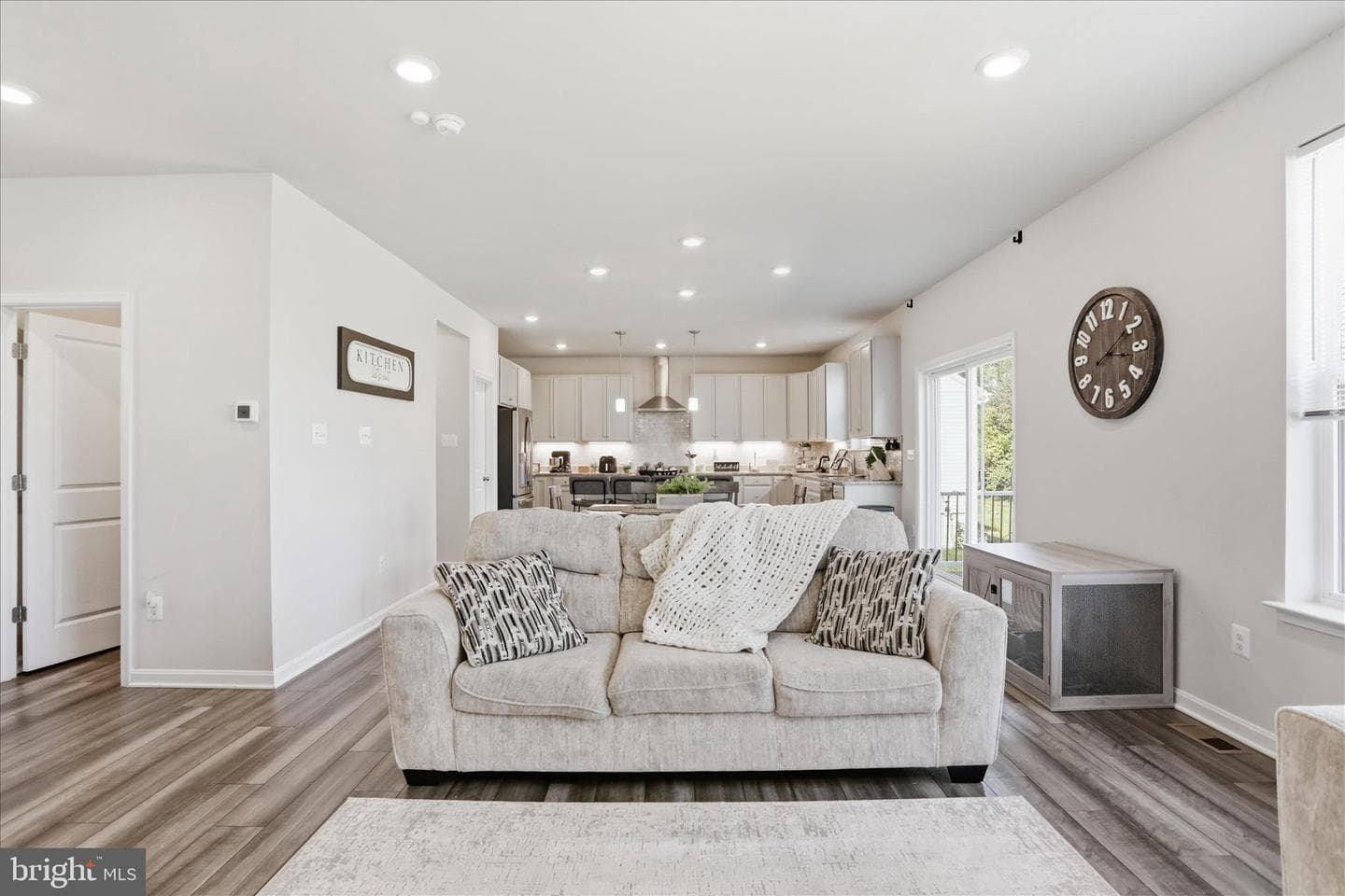 639 Barksdale Drive photo 4