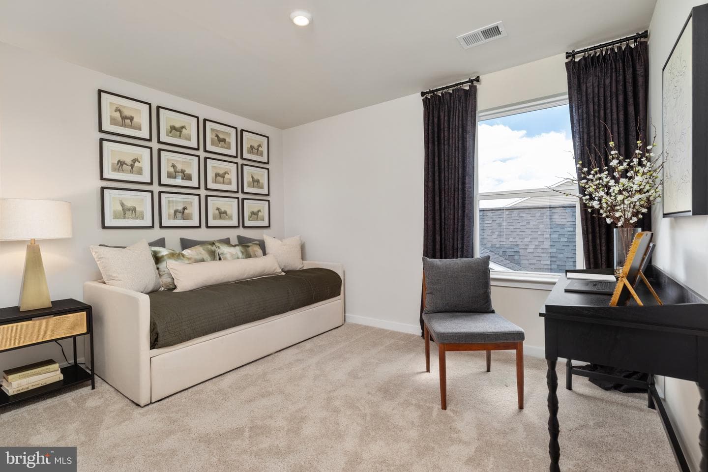 90 Thorton Avenue photo 4