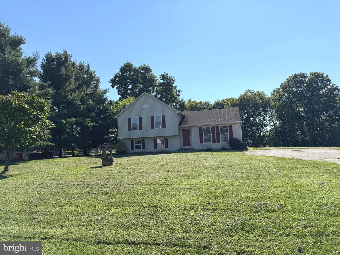 309 Nansfield Drive photo 1