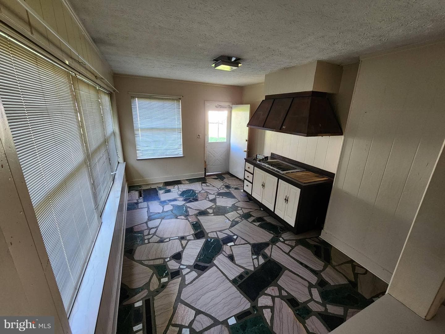 5504 Big Tyler Road photo 18