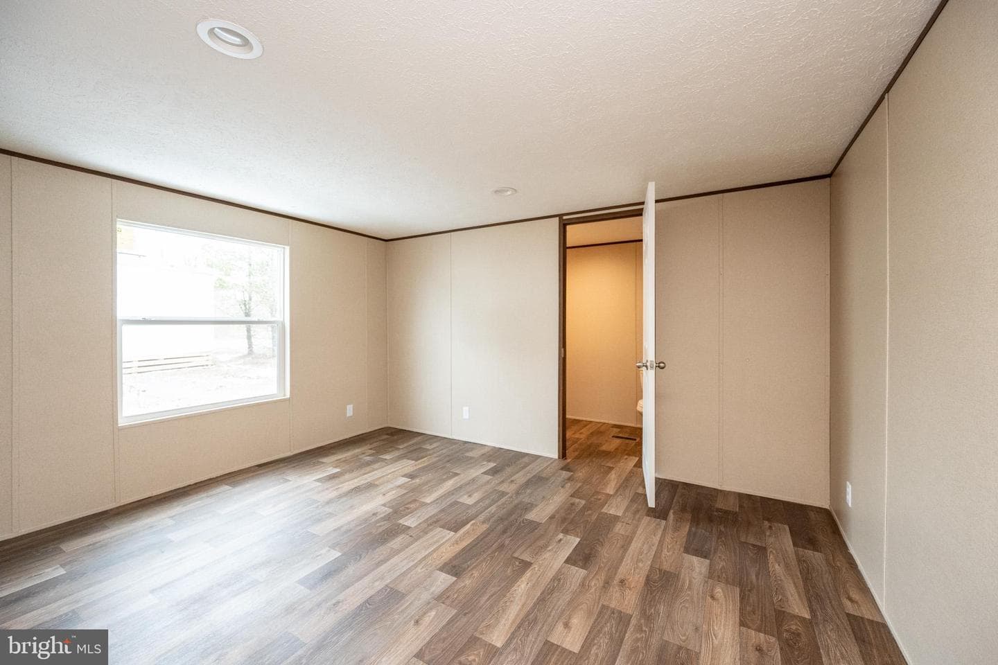 97 Saint Clair's Village photo 21