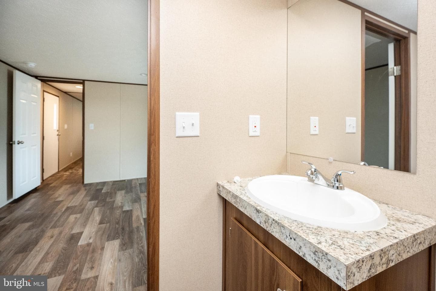 97 Saint Clair's Village photo 24