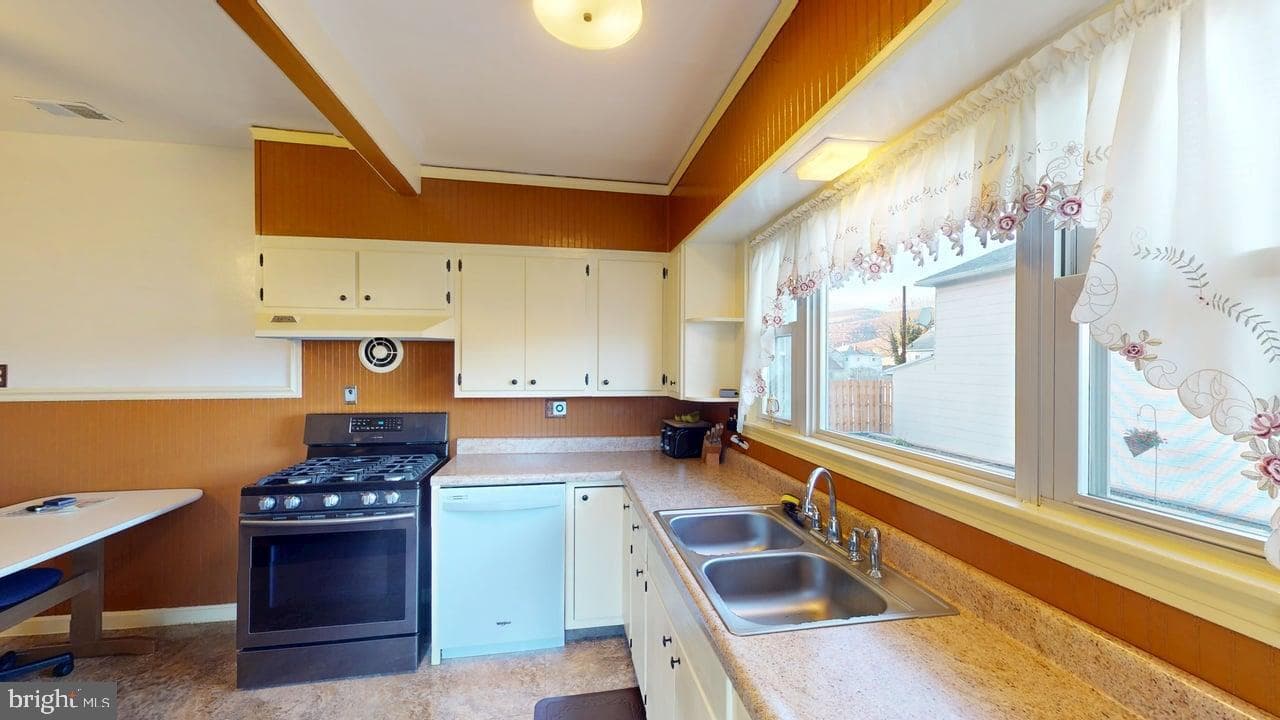 81 James Street photo 34
