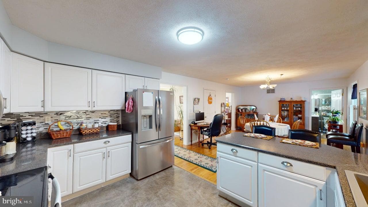 1560 Beacon Street photo 11
