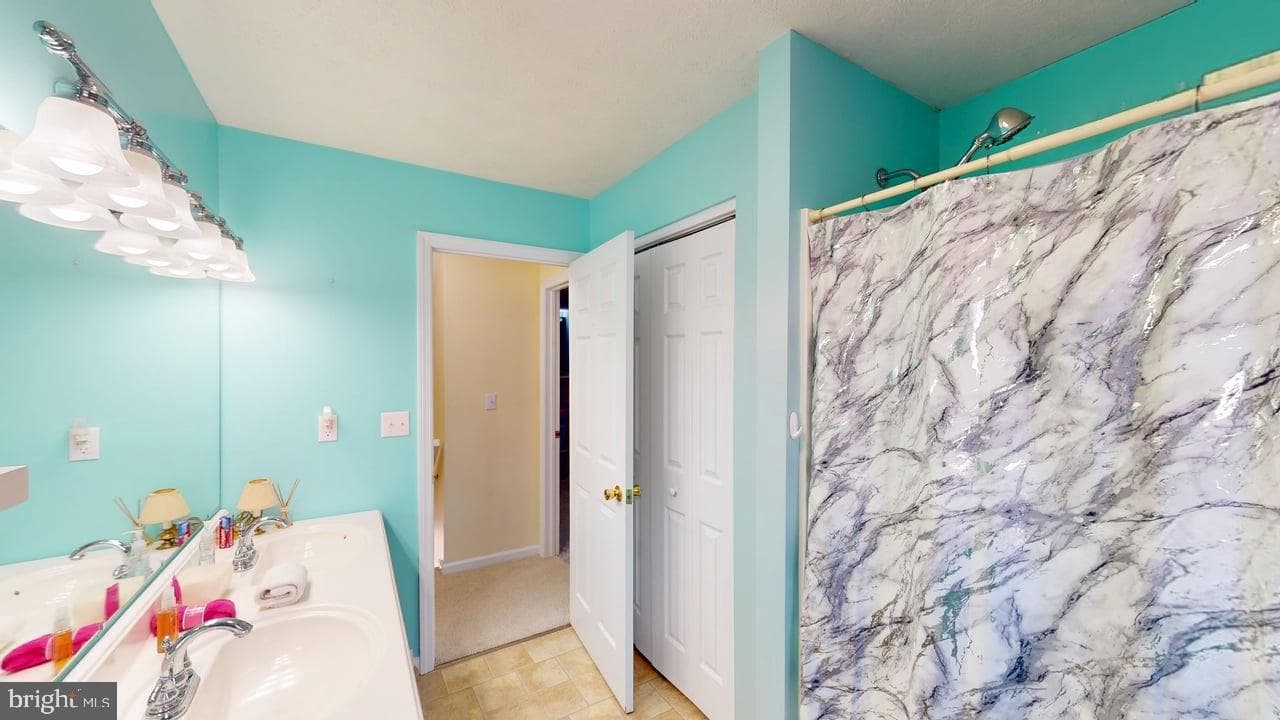 1560 Beacon Street photo 24