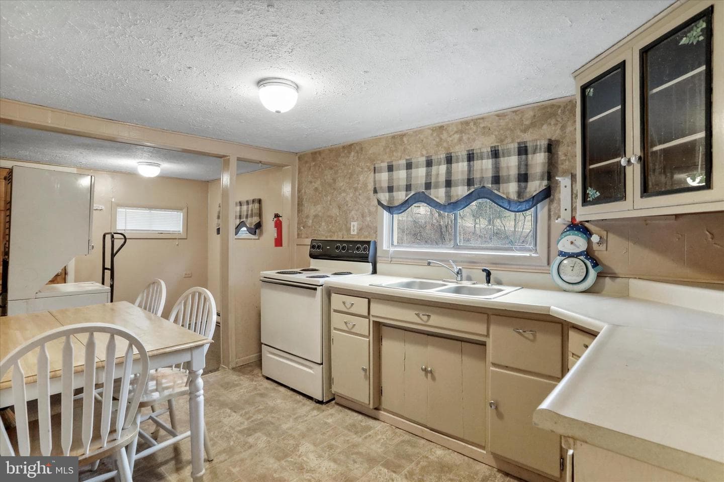 48 Wayland Drive photo 8