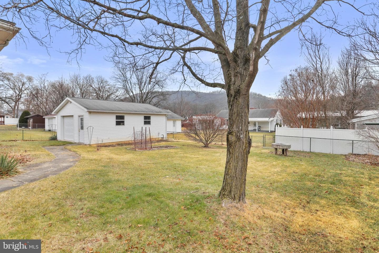 1345 Lynmar Street photo 3