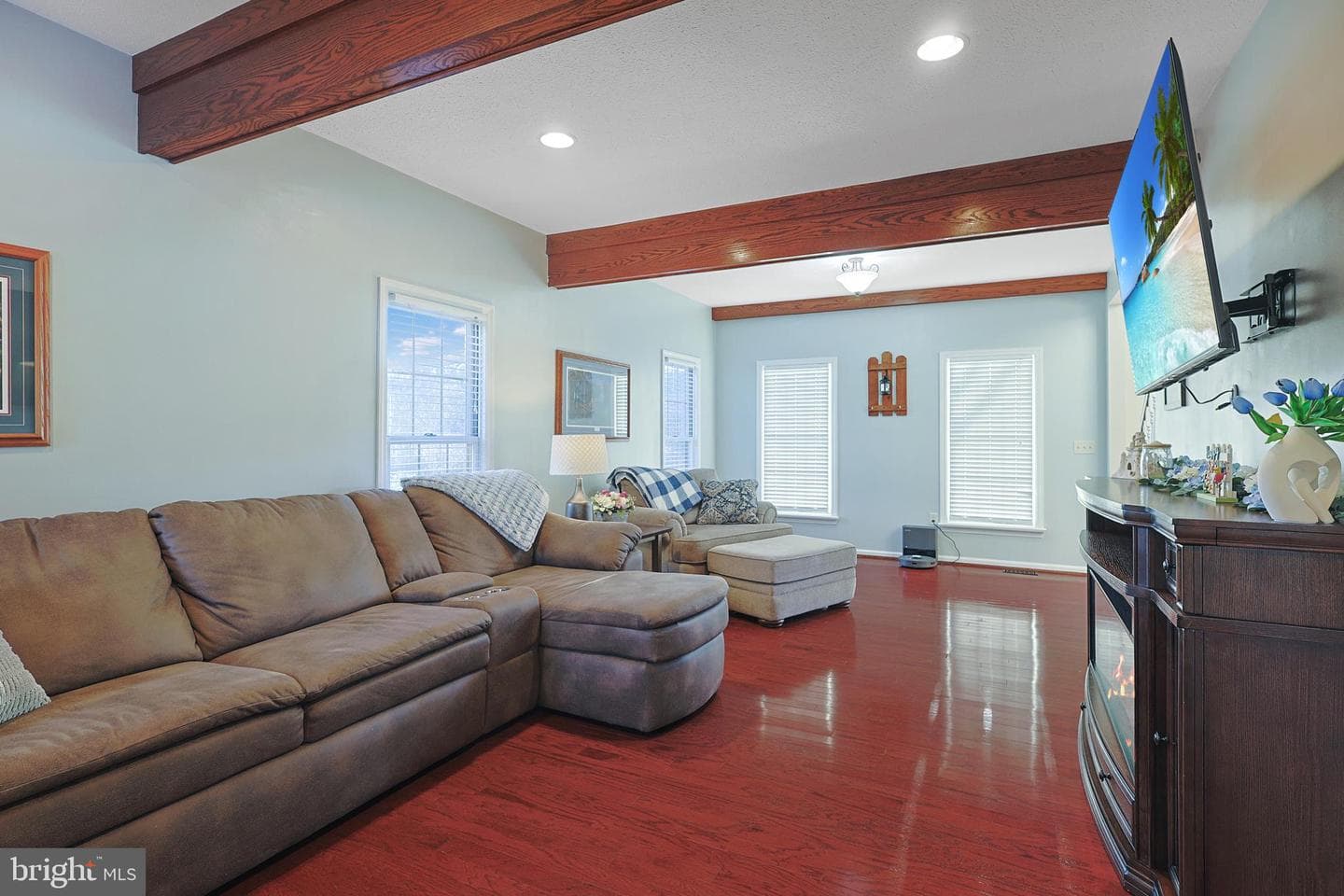 287 N Lakewood photo 25