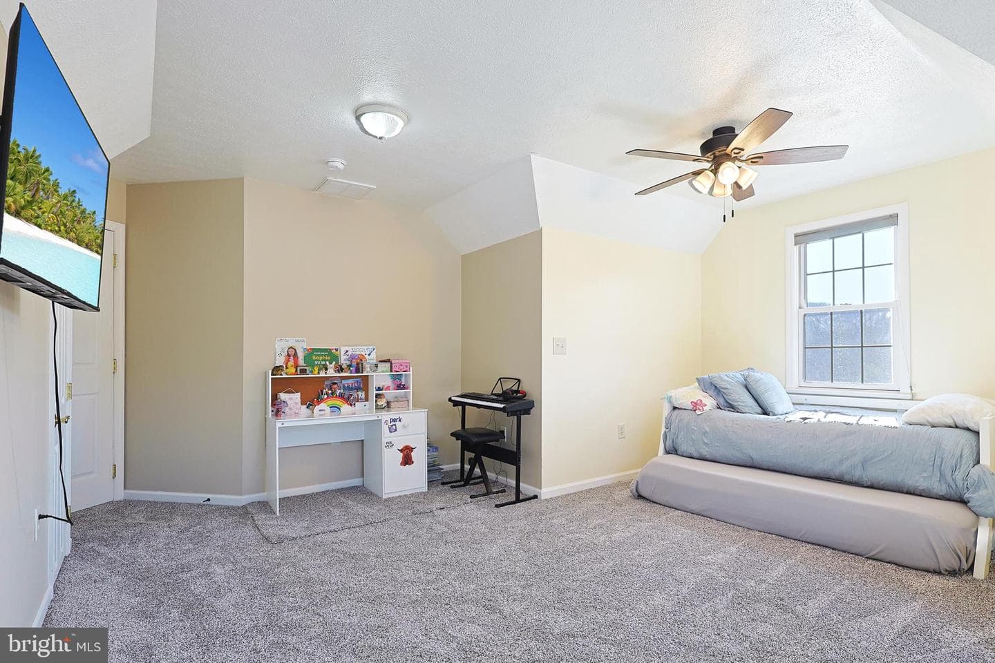 287 N Lakewood photo 50