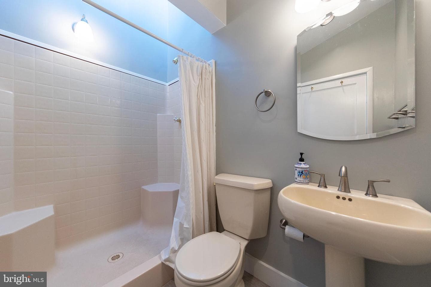 563 Valley Forge Lane photo 45