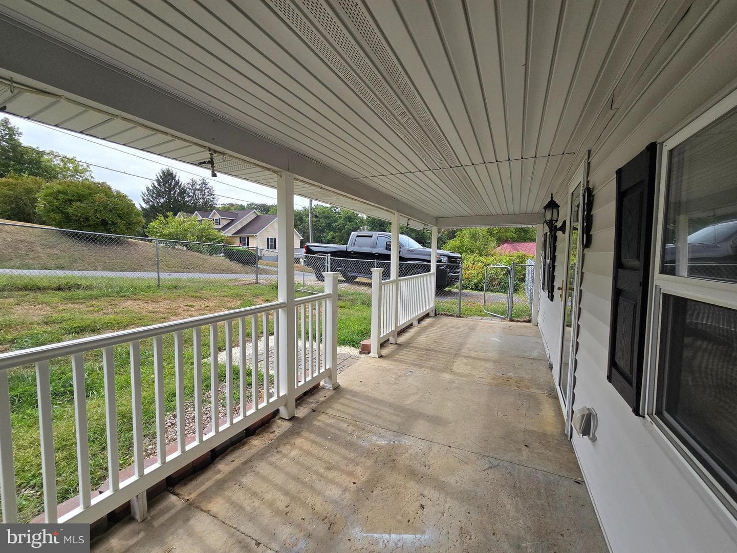 240 Ewing Street photo 27