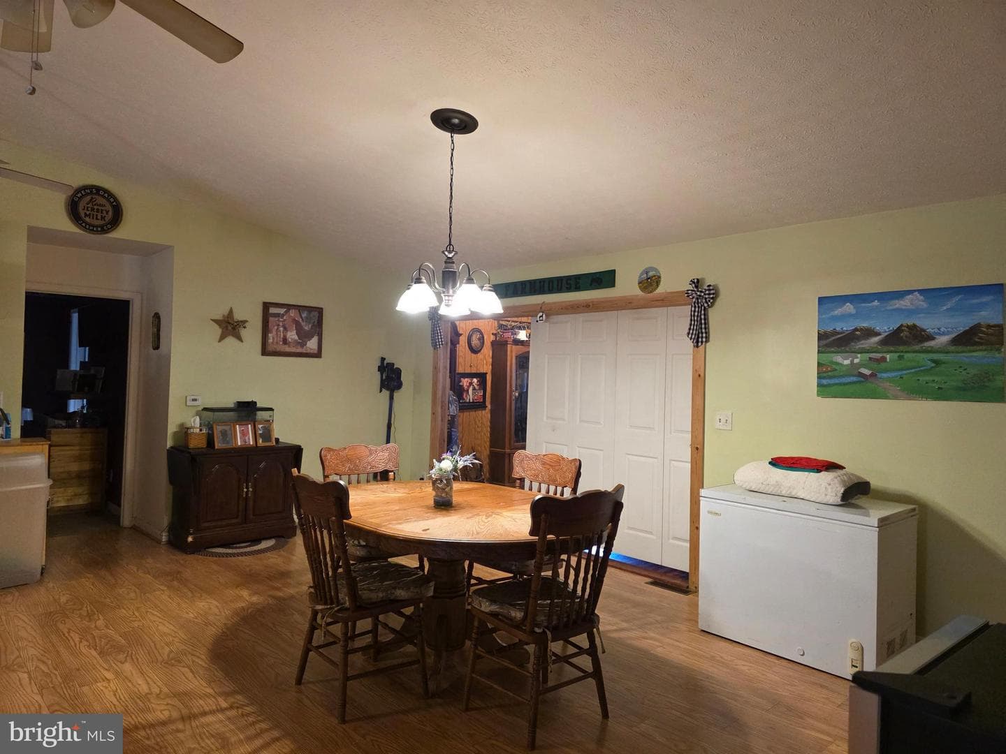 193 Idris Lane photo 25