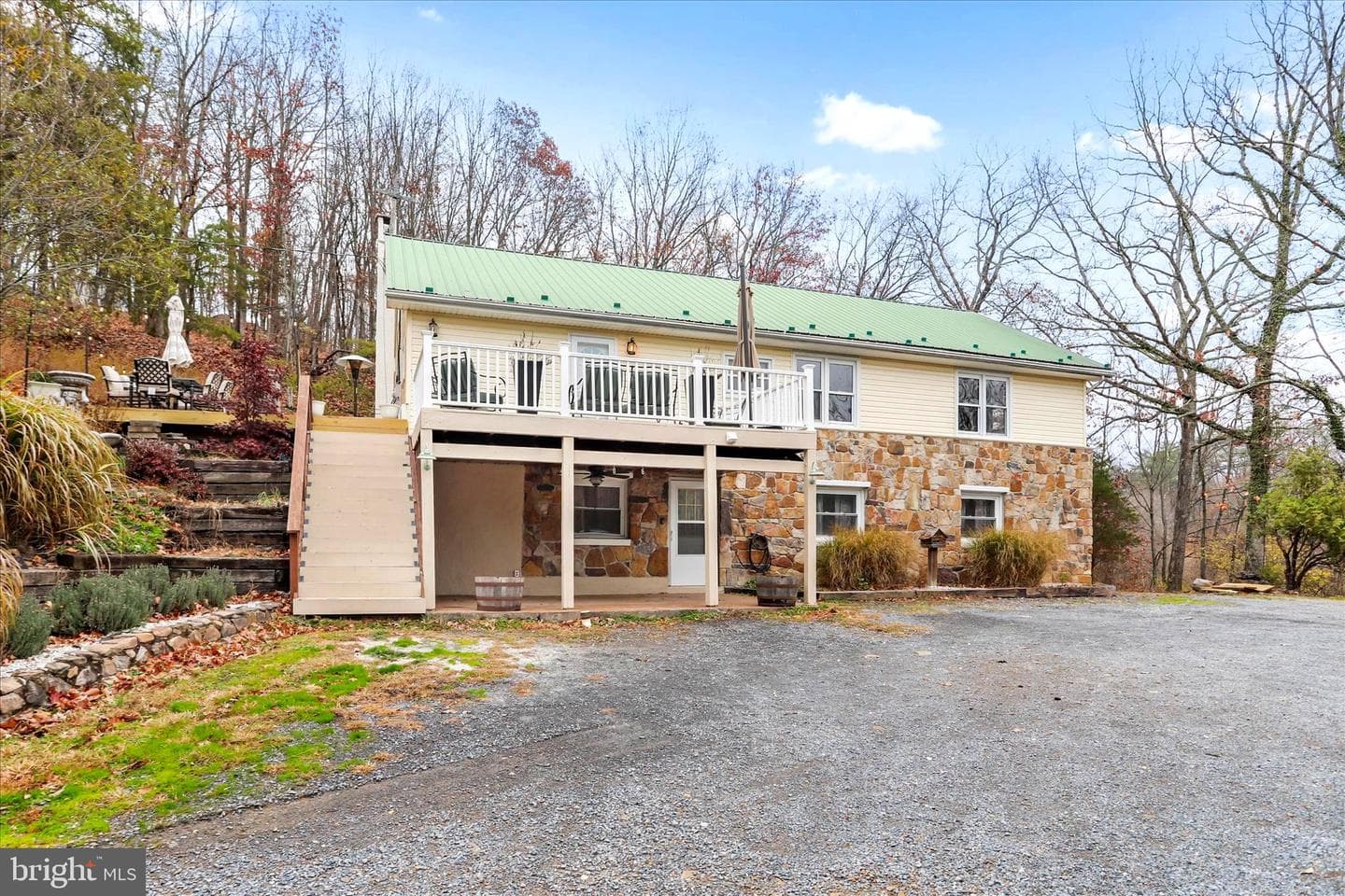571 Martinsburg Road photo 3