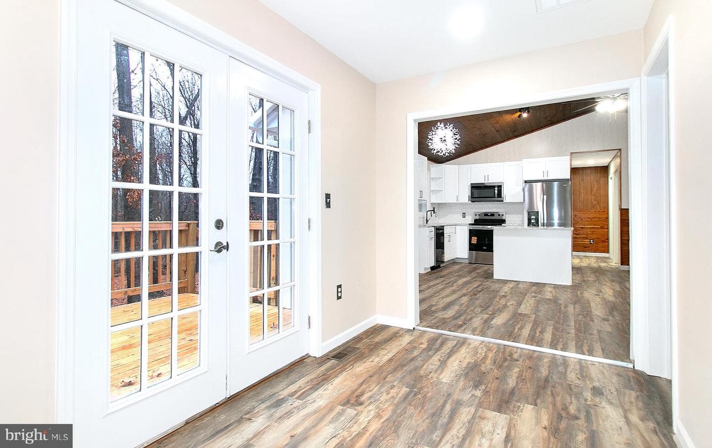 308 Greenwoods Drive photo 10