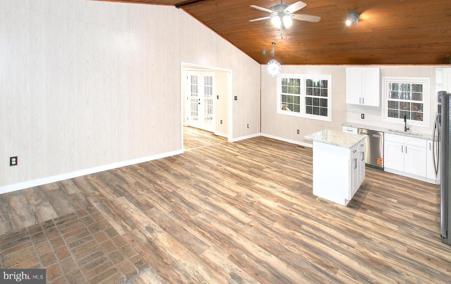 308 Greenwoods Drive photo 7