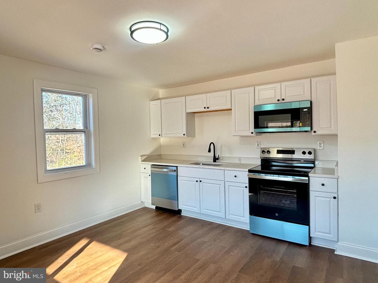 8 Kerns Lane photo 4