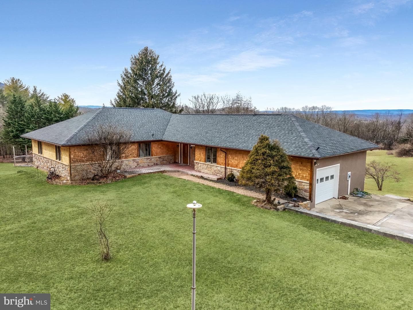 9 Schoolhouse Way
